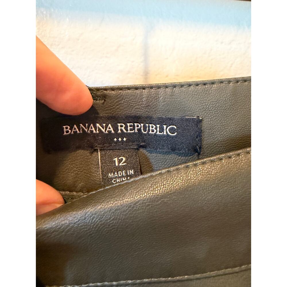 Banana Republic Olive Green Faux Leather Midi Skirt - Picture 4 of 9